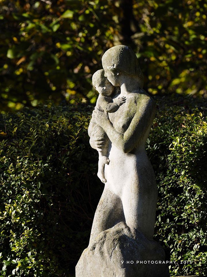 The sculpture 'Affection', a mother and child by Herman Cawthorn, 1963.