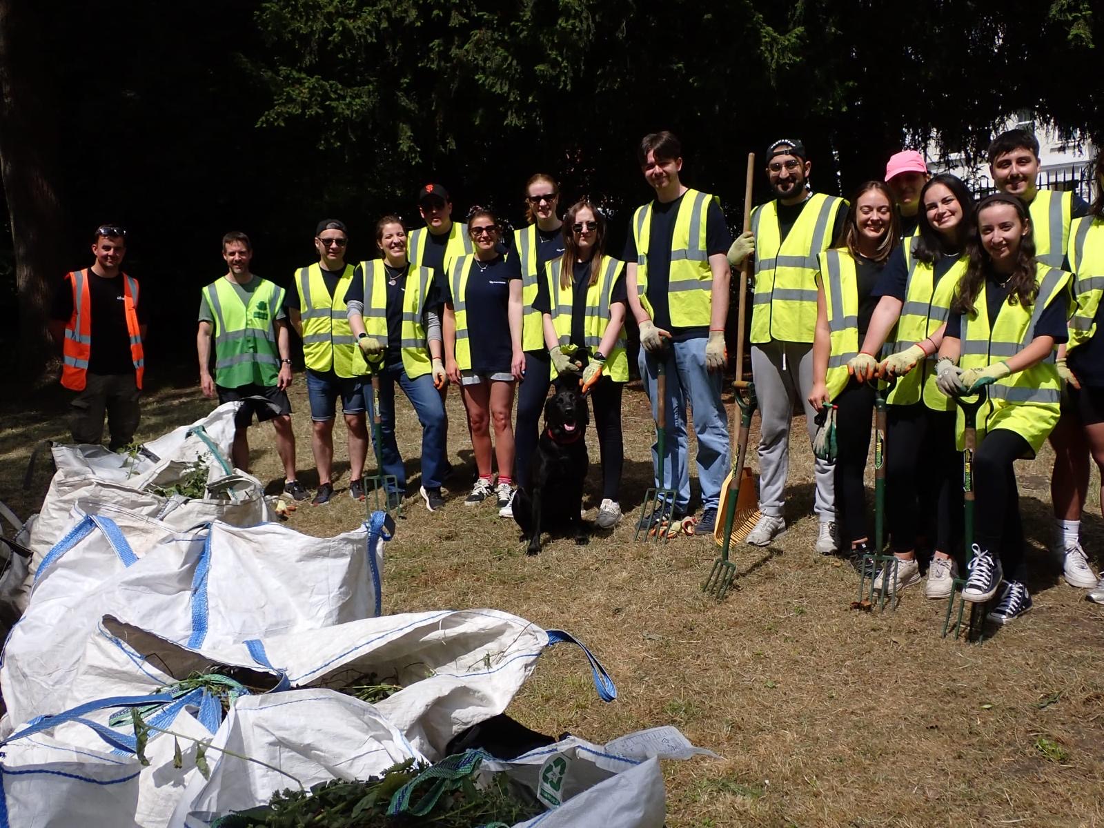 photo of Friends of Bishop's Park volunteers